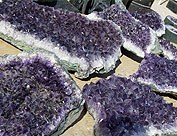 amethyst-cluster-plates